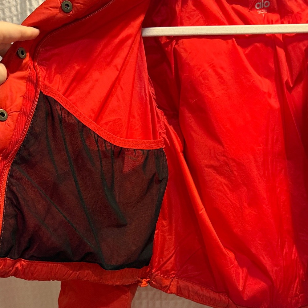 ALO Yoga Red Gold Rush Puffer - Picture 7 of 9